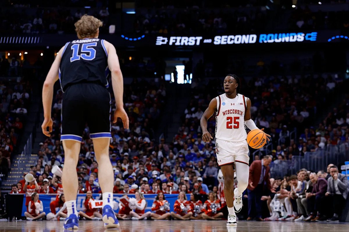 How might the Badgers basketball depth chart look now that John Blackwell is back? How might the Badgers basketball depth chart look now that John Blackwell is back?