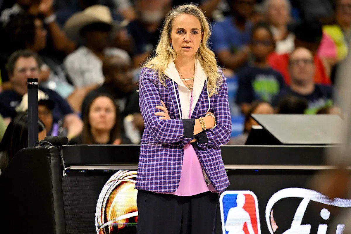 Becky Hammon slams officiating in expletive-laden rant after Aces loss Becky Hammon slams officiating in expletive-laden rant after Aces loss