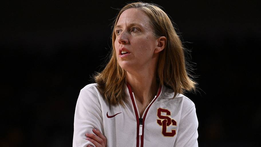 USC’s Lindsay Gottlieb Doesn’t Hold Back About Trojans’ Transfer Portal Additions USC’s Lindsay Gottlieb Doesn’t Hold Back About Trojans’ Transfer Portal Additions