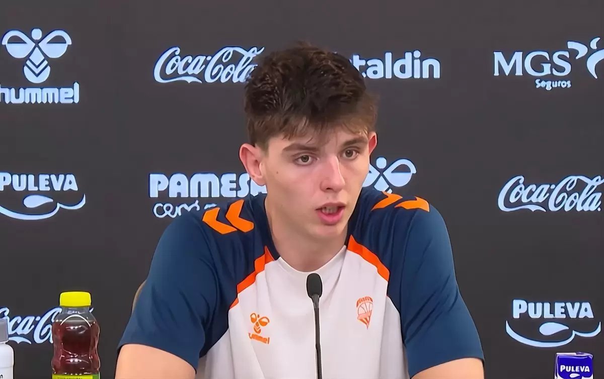 Mavericks sign Sergio de Larrea to four-year deal Mavericks sign Sergio de Larrea to four-year deal