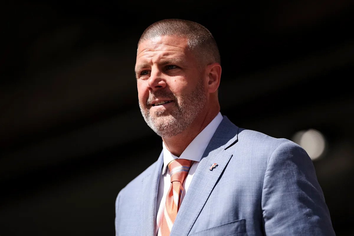 Sources: Ex-Florida coach Billy Napier finalizing deal to take over at James Madison