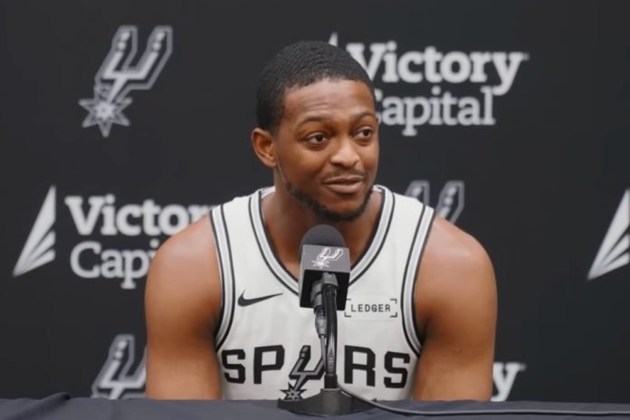 De’Aaron Fox on Spurs’ momentum and playoff adjustments De’Aaron Fox on Spurs’ momentum and playoff adjustments