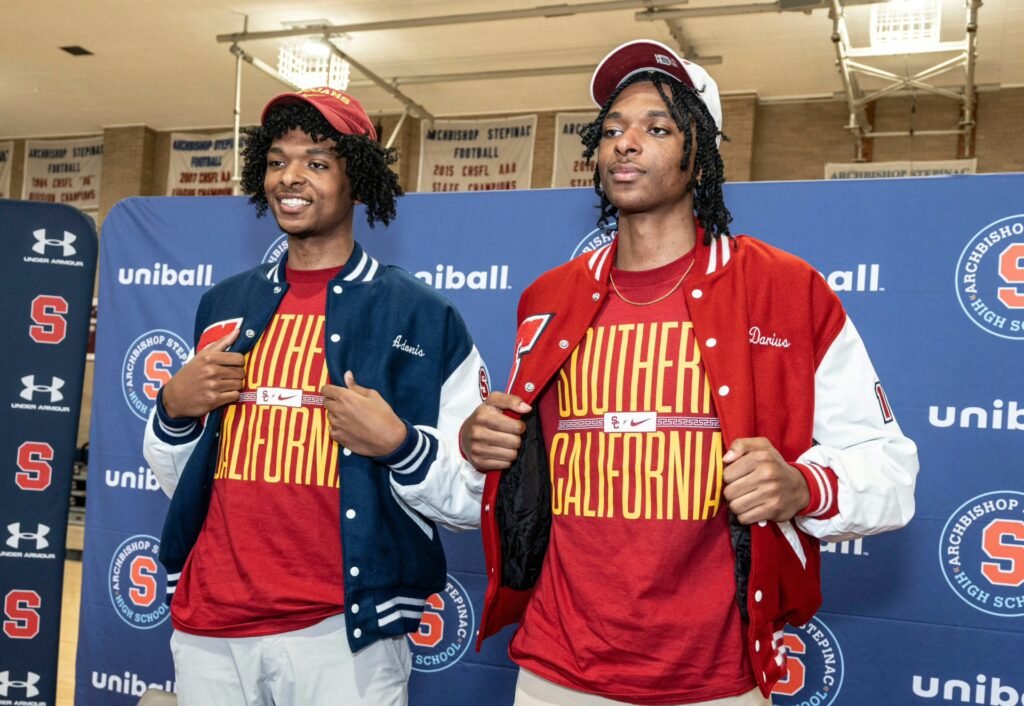USC MBB Assistant Coach Has High Expectations for Incoming Freshmen Trio USC MBB Assistant Coach Has High Expectations for Incoming Freshmen Trio