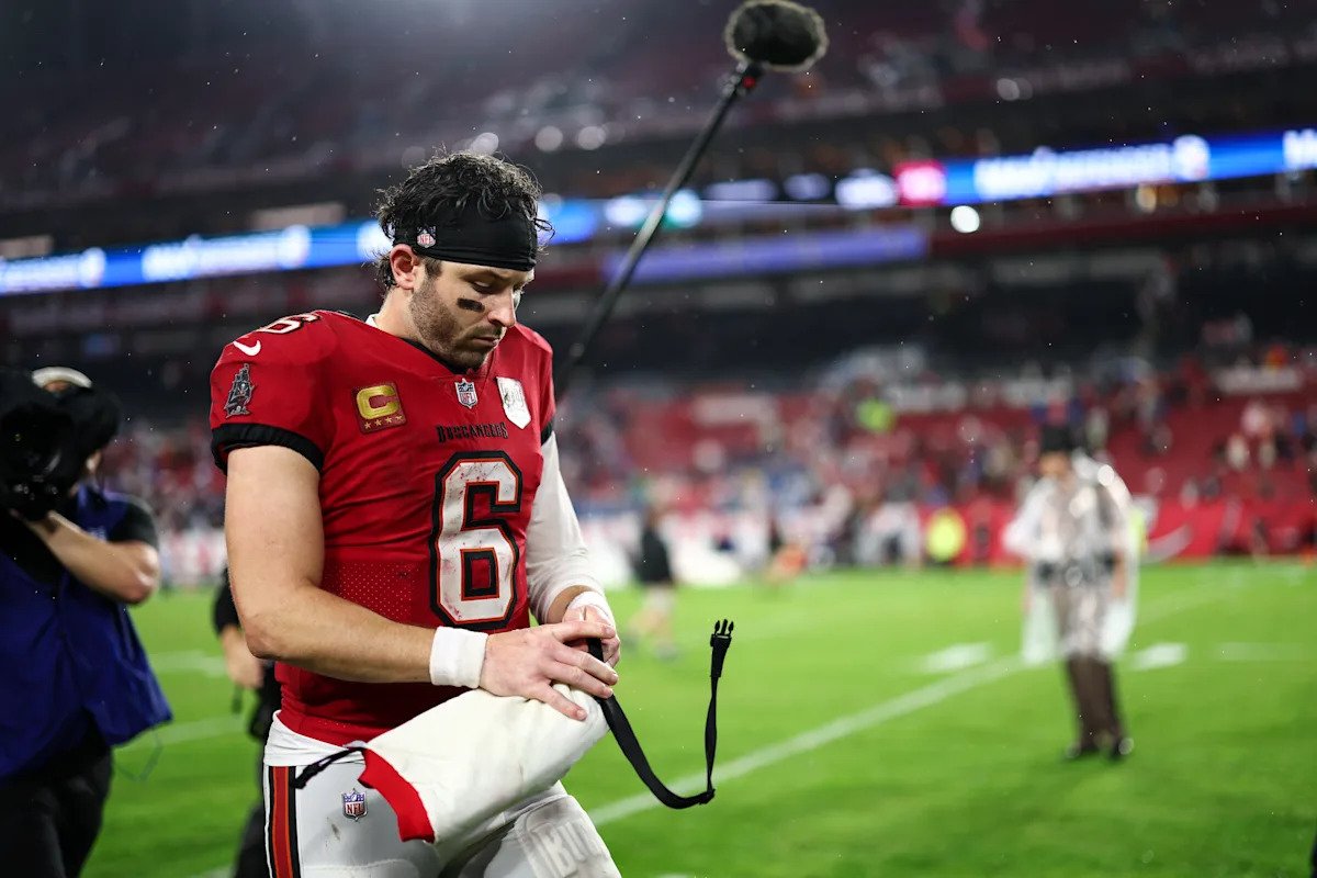 Buccaneers QB Baker Mayfield reveals he played with sprained MCL and PCL in knee since Week 2 last season Buccaneers QB Baker Mayfield reveals he played with sprained MCL and PCL in knee since Week 2 last season