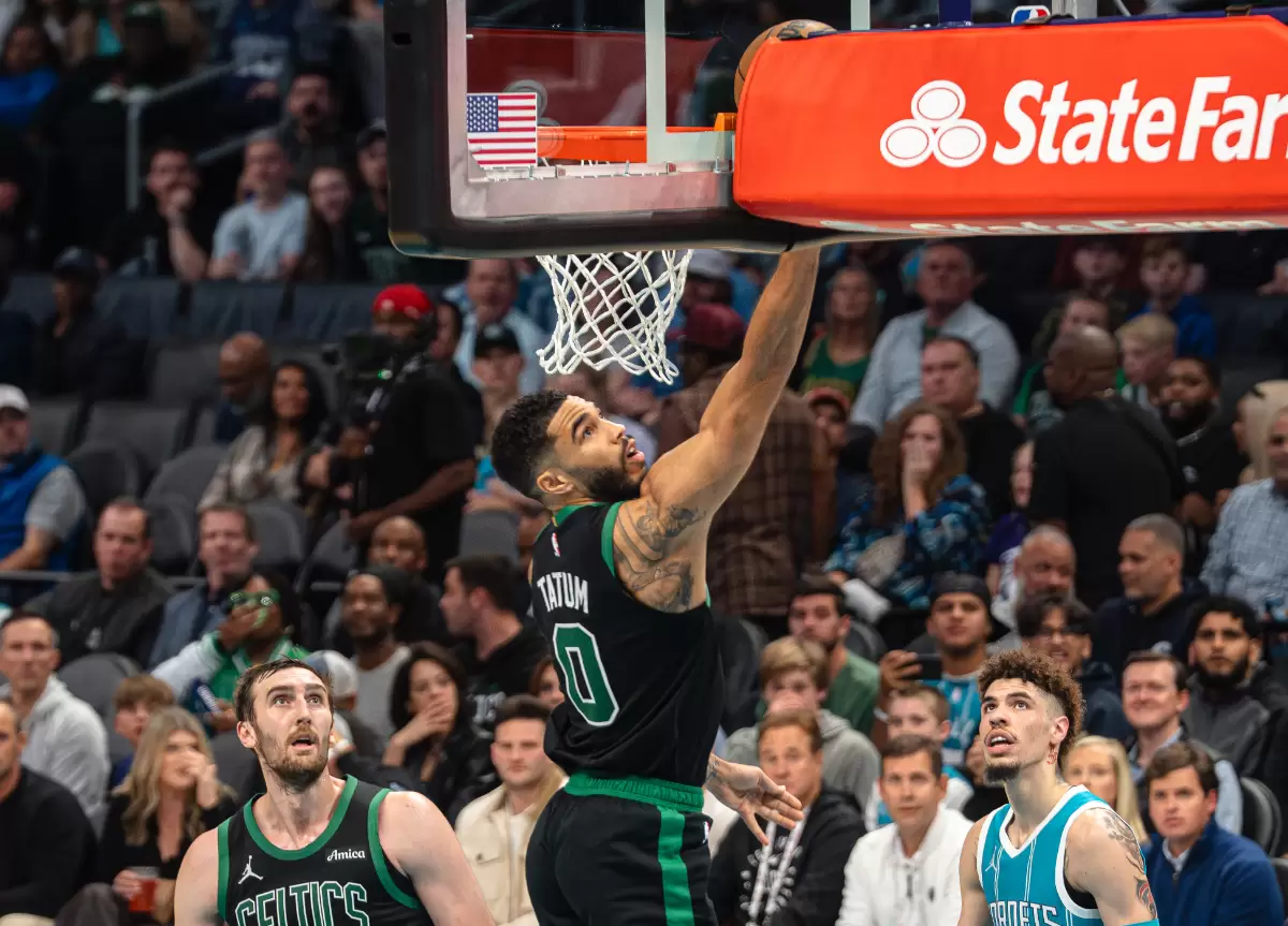 Celtics aggressively targeting starting center Celtics aggressively targeting starting center