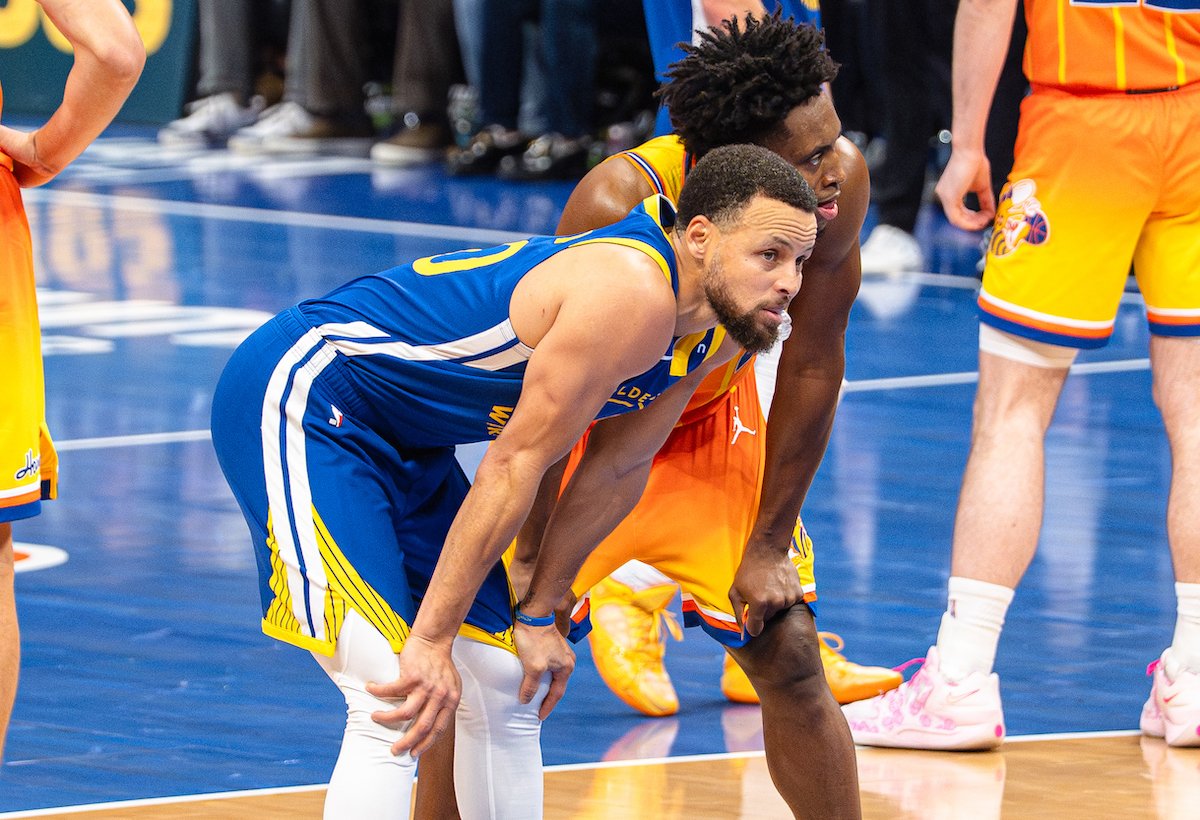 Steph Curry signs landmark Li-Ning deal Steph Curry signs landmark Li-Ning deal