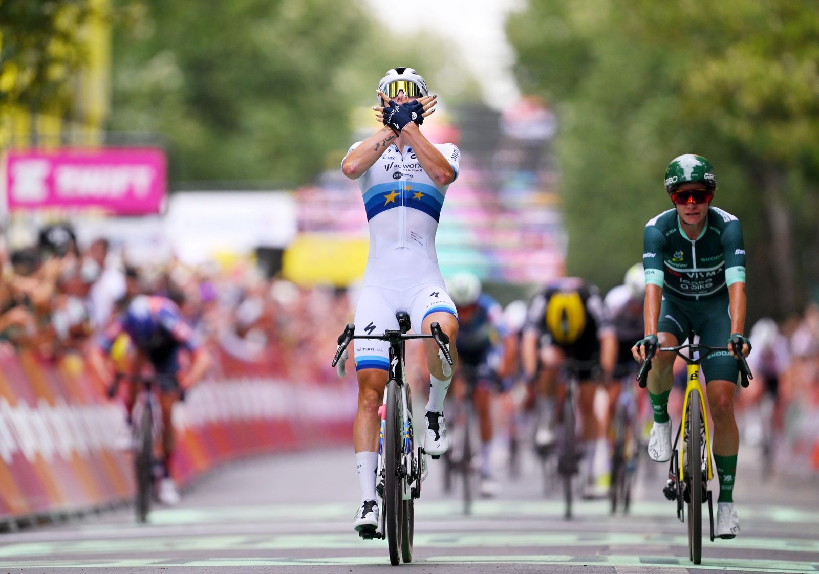 Lorena Wiebes wins chaotic sprint on stage 3 of the Tour de France Femmes as Demi Vollering crashes Lorena Wiebes wins chaotic sprint on stage 3 of the Tour de France Femmes as Demi Vollering crashes