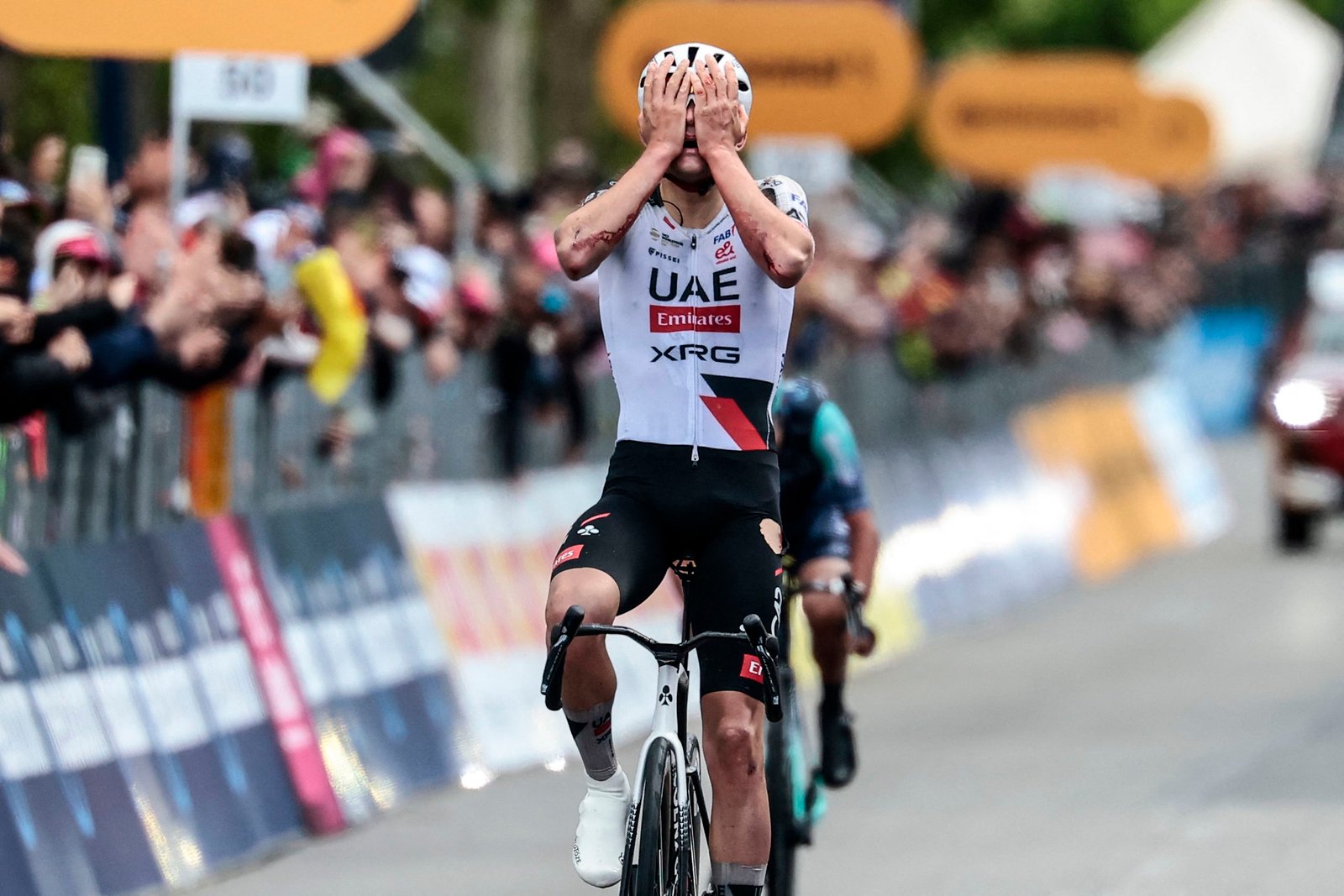 Igor Arrieta defies all the odds to squeeze out a victory on Giro d’Italia stage 5 Igor Arrieta defies all the odds to squeeze out a victory on Giro d’Italia stage 5