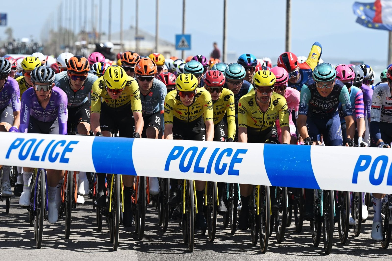 ‘Don’t be like this guy’ – police report Giro d’Italia spectators who lunged at riders ‘Don’t be like this guy’ – police report Giro d’Italia spectators who lunged at riders