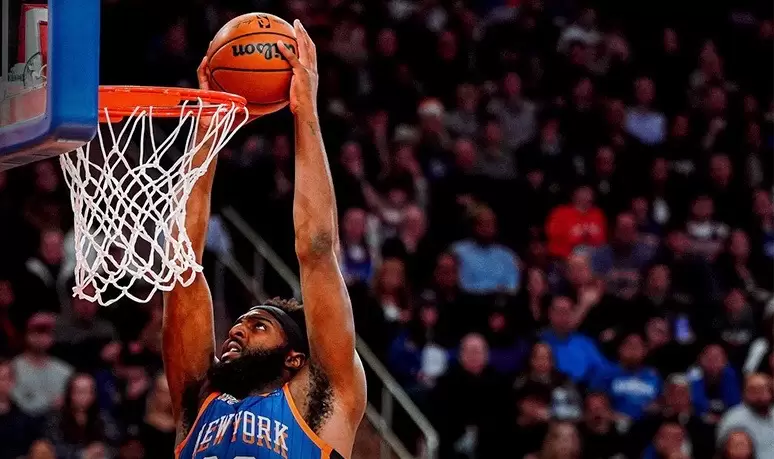 Mitchell Robinson breaks pinky finger Mitchell Robinson breaks pinky finger
