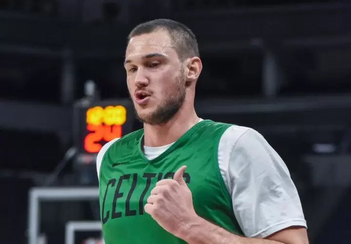 Shark bites pregnant wife of ex-NBA star Shark bites pregnant wife of ex-NBA star