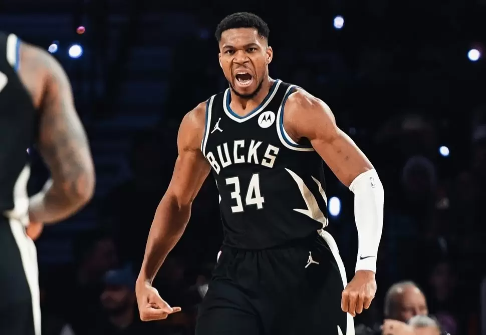 Giannis gets injured but leads Bucks outlast Pacers 134-123 Giannis gets injured but leads Bucks outlast Pacers 134-123