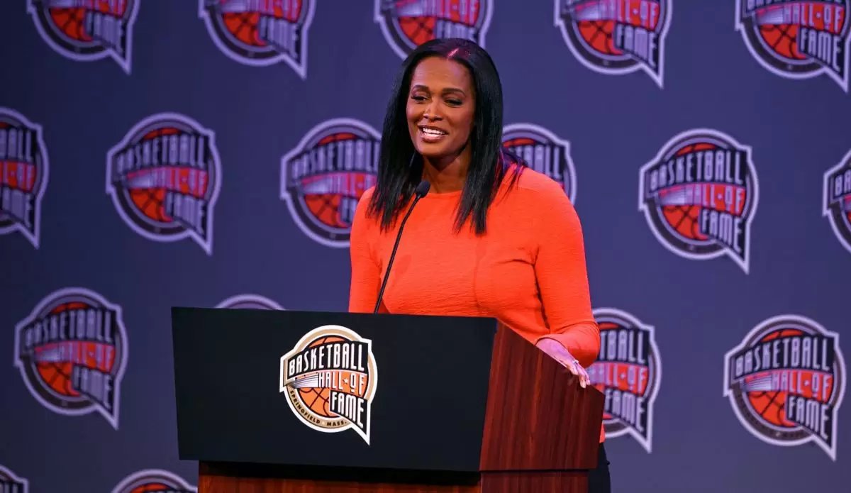 Sparks Front Office Shake-Up: Swin Cash for GM? Sparks Front Office Shake-Up: Swin Cash for GM?
