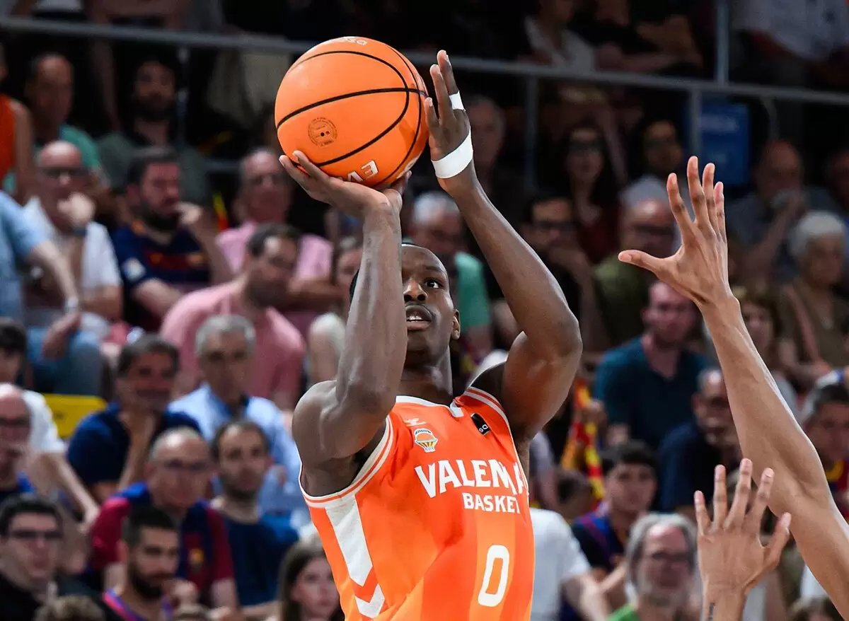 Panathinaikos signs Brancou Badio on three-year deal Panathinaikos signs Brancou Badio on three-year deal
