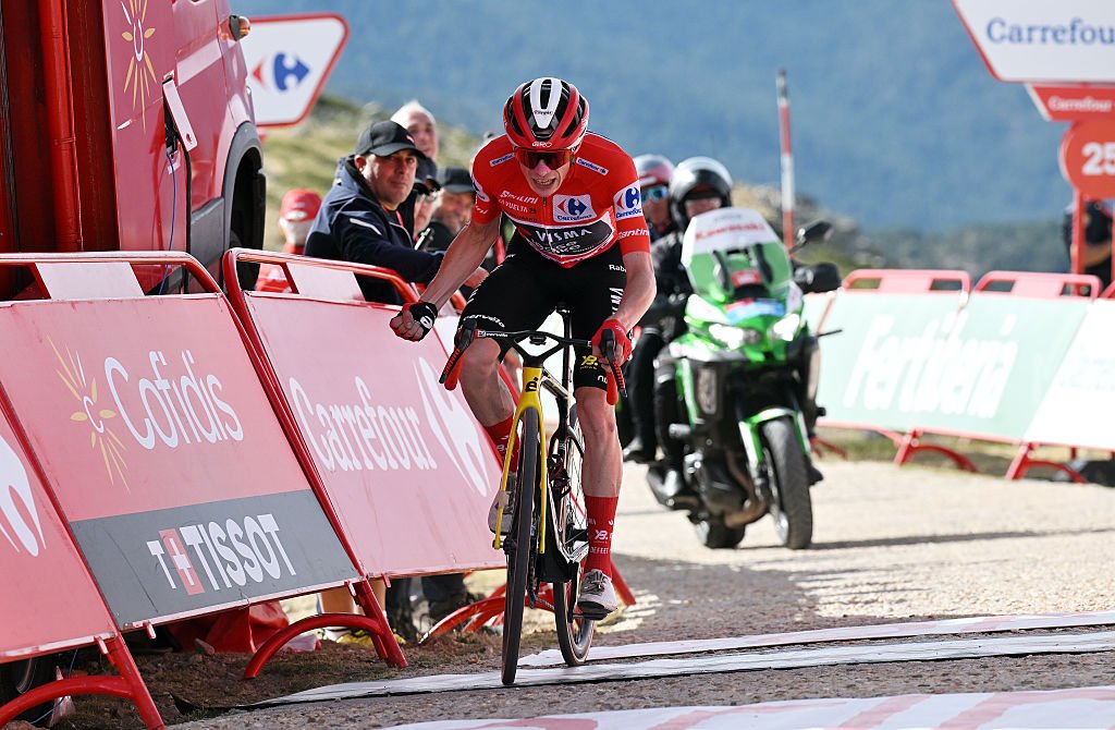 Jonas Vingegaard solos to victory at Bola del Mundo summit and all but seal his first Vuelta title