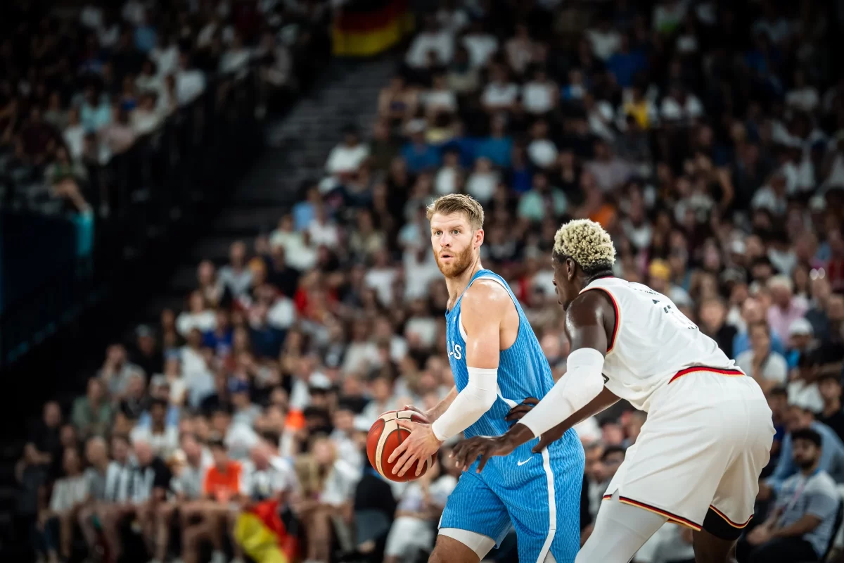 Olympiacos rejects Dubai bid for Thomas Walkup Olympiacos rejects Dubai bid for Thomas Walkup