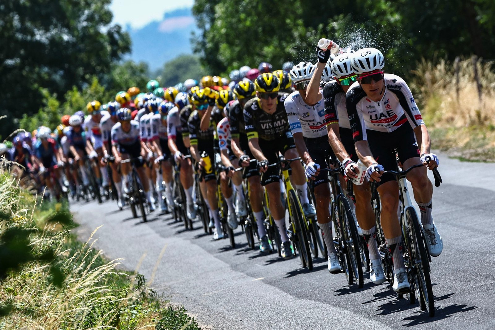 ‘Smell of rot’ and ‘water basically running down the walls’ – Tour de France riders are sleeping in nightmare hotels ‘Smell of rot’ and ‘water basically running down the walls’ – Tour de France riders are sleeping in nightmare hotels