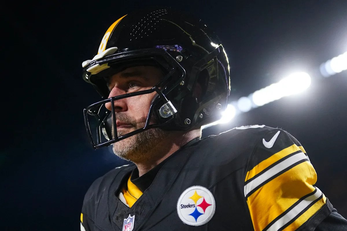 Once again, dwindling offseason options and win-now moves paint a Steelers union with Aaron Rodgers Once again, dwindling offseason options and win-now moves paint a Steelers union with Aaron Rodgers