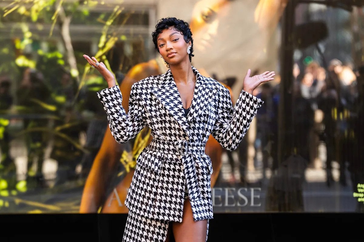 Angel Reese rewards herself with a pink Rolls-Royce after making history Angel Reese rewards herself with a pink Rolls-Royce after making history