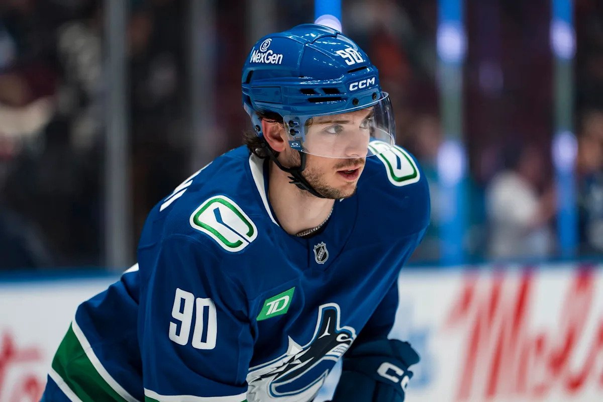 Canucks Recall Defenceman Victor Mancini From AHL Canucks Recall Defenceman Victor Mancini From AHL