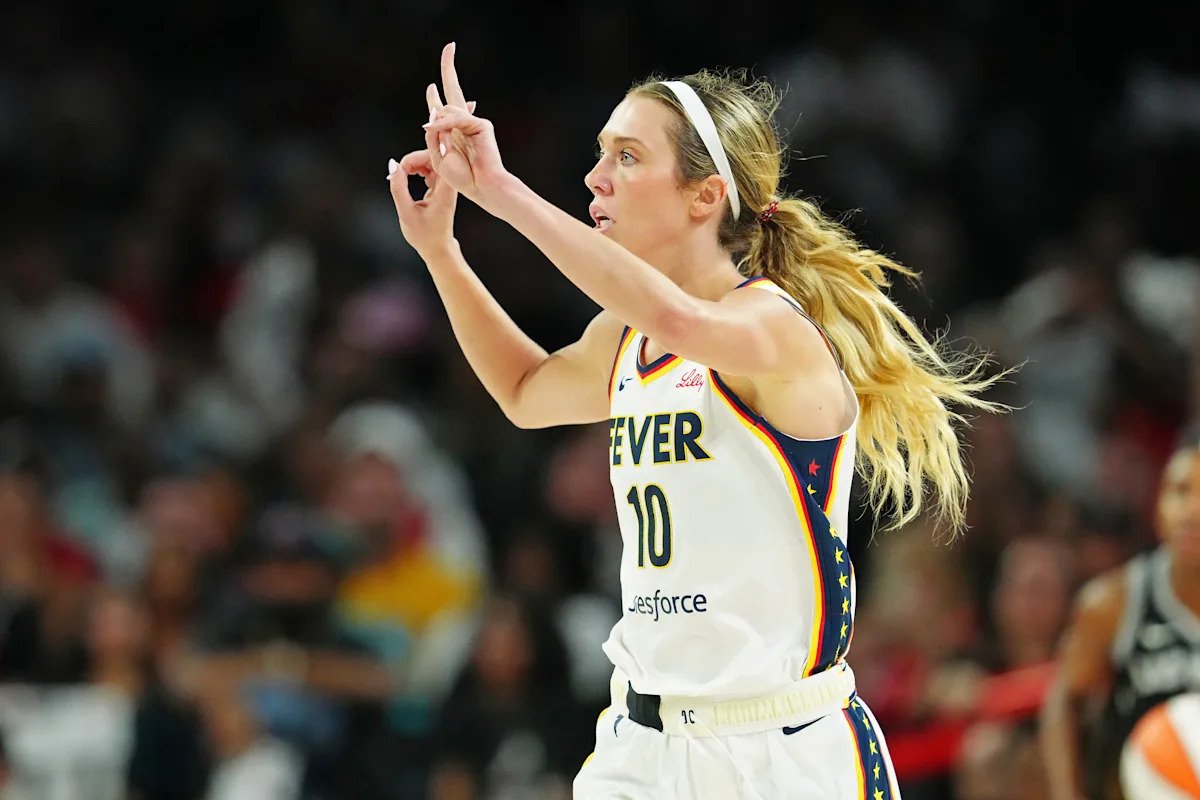 Lexie Hull’s all-black outfit for Fever-Valkyries game is a hit Lexie Hull’s all-black outfit for Fever-Valkyries game is a hit