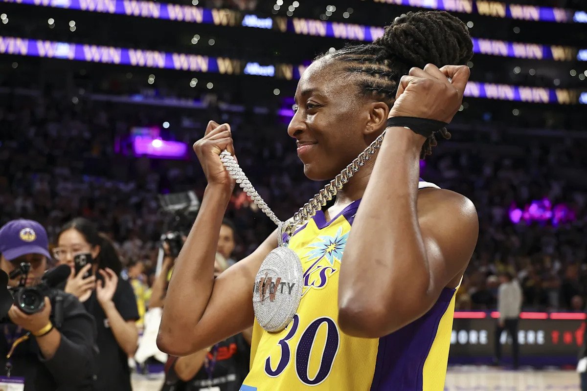 Nneka Ogwumike Ties Daunting Sparks Franchise Record in Loss Nneka Ogwumike Ties Daunting Sparks Franchise Record in Loss
