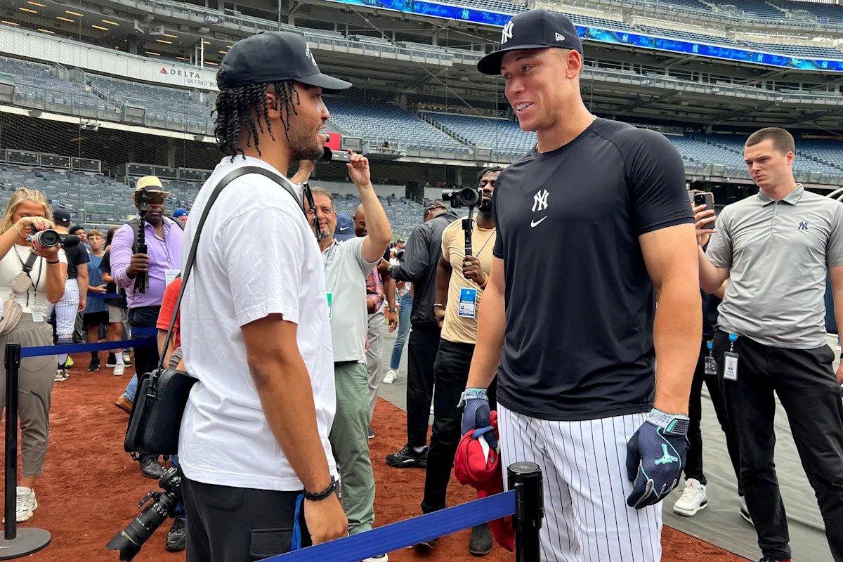 Knicks champs Jalen Brunson, Josh Hart bring NBA title celebration to Yankee Stadium Knicks champs Jalen Brunson, Josh Hart bring NBA title celebration to Yankee Stadium