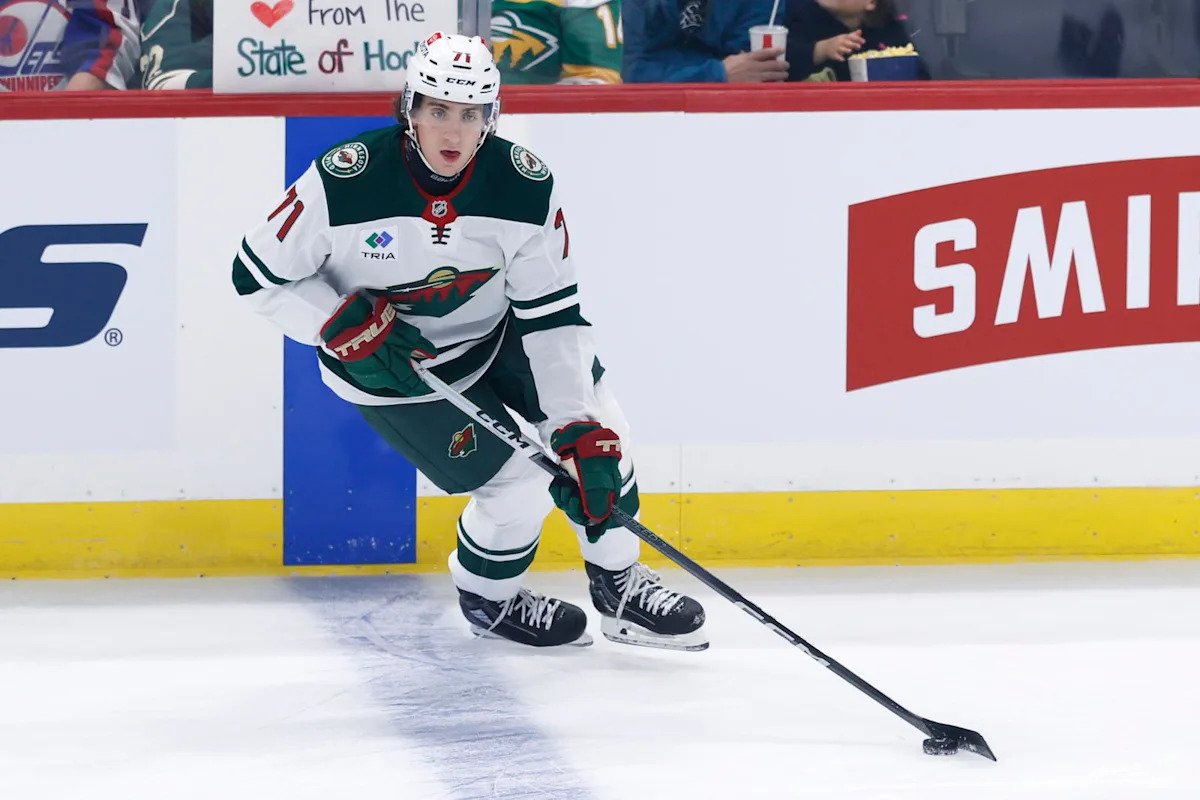 Wild Re-Sign Carson Lambos To A One-Year, Two-Way Contract Wild Re-Sign Carson Lambos To A One-Year, Two-Way Contract
