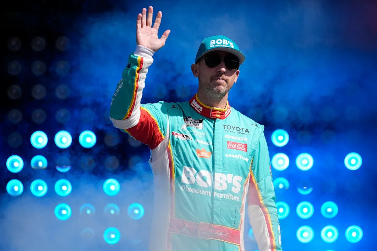 NASCAR Cup Series race at Martinsville live updates, highlights, leaderboard NASCAR Cup Series race at Martinsville live updates, highlights, leaderboard