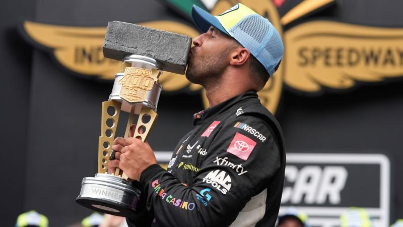 Bubba Wallace becomes first Black driver to win a major race on Indianapolis’ oval Bubba Wallace becomes first Black driver to win a major race on Indianapolis’ oval