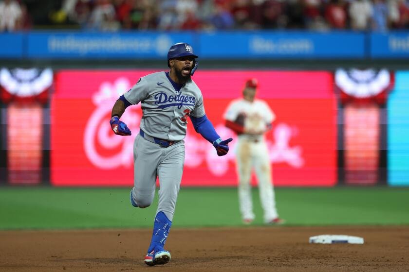 Shaikin: ‘I try to put it in the trash.’ How Teoscar Hernández’s mindset delivered October magic Shaikin: ‘I try to put it in the trash.’ How Teoscar Hernández’s mindset delivered October magic