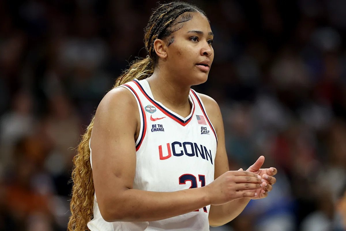 UConn forward Sarah Strong played with Achilles injury during Final Four run UConn forward Sarah Strong played with Achilles injury during Final Four run