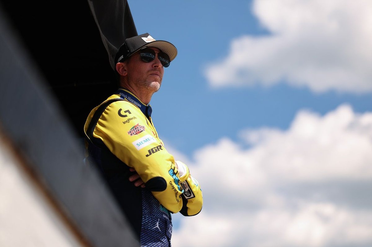 Denny Hamlin is starting to believe a championship is possible Denny Hamlin is starting to believe a championship is possible