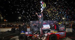 Score one for the local guys: Mark Stewart holds off Justin Bonsignore at Riverhead for his first Modified Tour victory Score one for the local guys: Mark Stewart holds off Justin Bonsignore at Riverhead for his first Modified Tour victory
