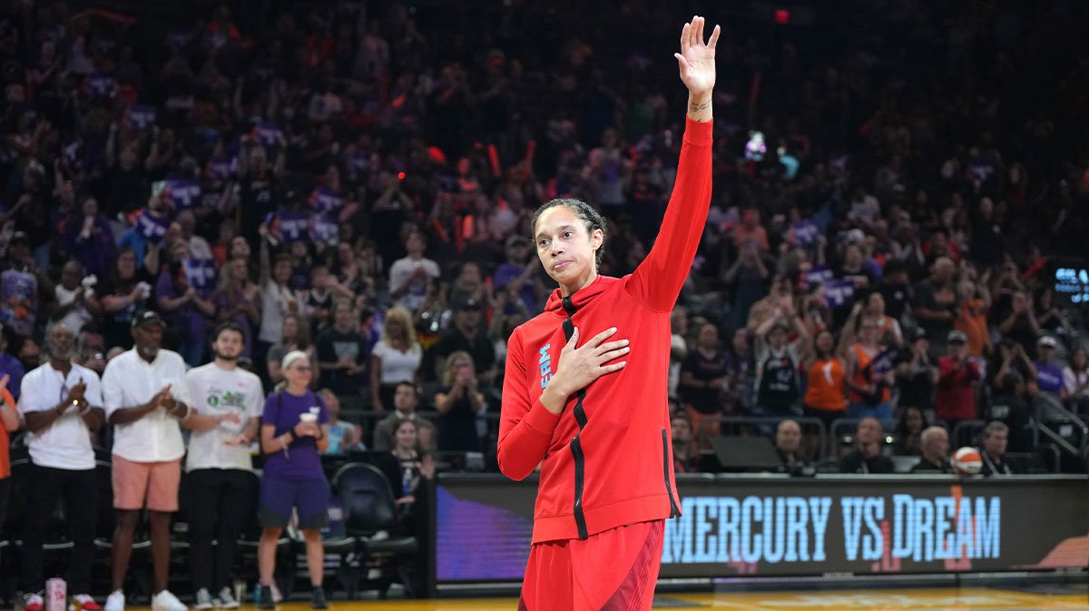 Brittney Griner’s return highlights emotional rollercoaster in Mercury’s loss to Dream Brittney Griner’s return highlights emotional rollercoaster in Mercury’s loss to Dream