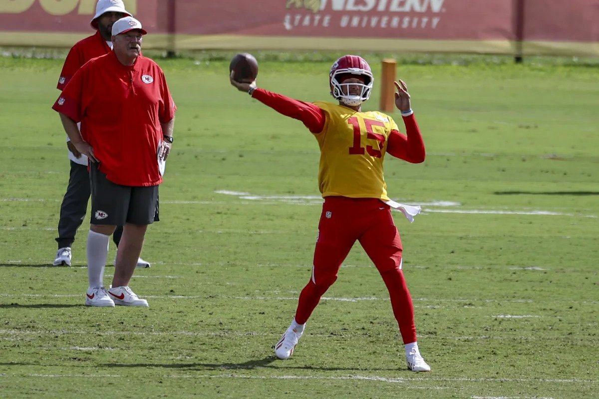 In this week’s ‘Reacts’ poll, Chiefs fans see WR as most likely signing In this week’s ‘Reacts’ poll, Chiefs fans see WR as most likely signing