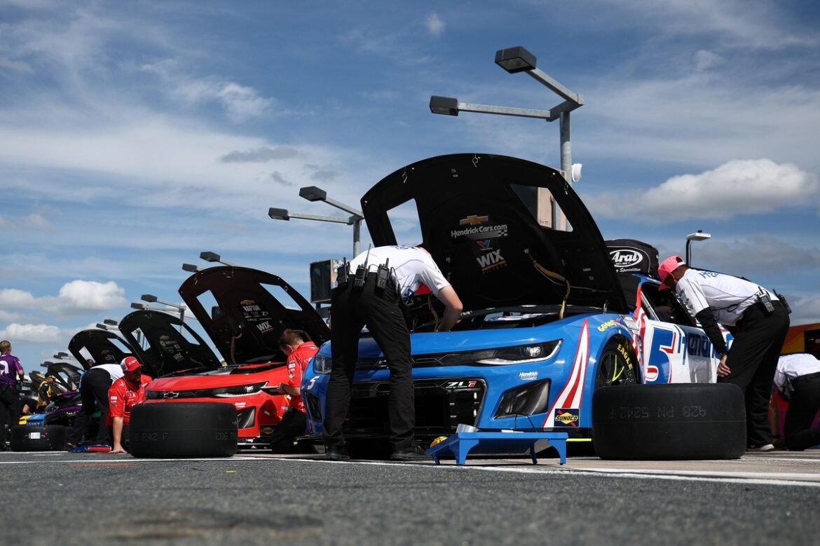 cars-on-pit-road.jpg