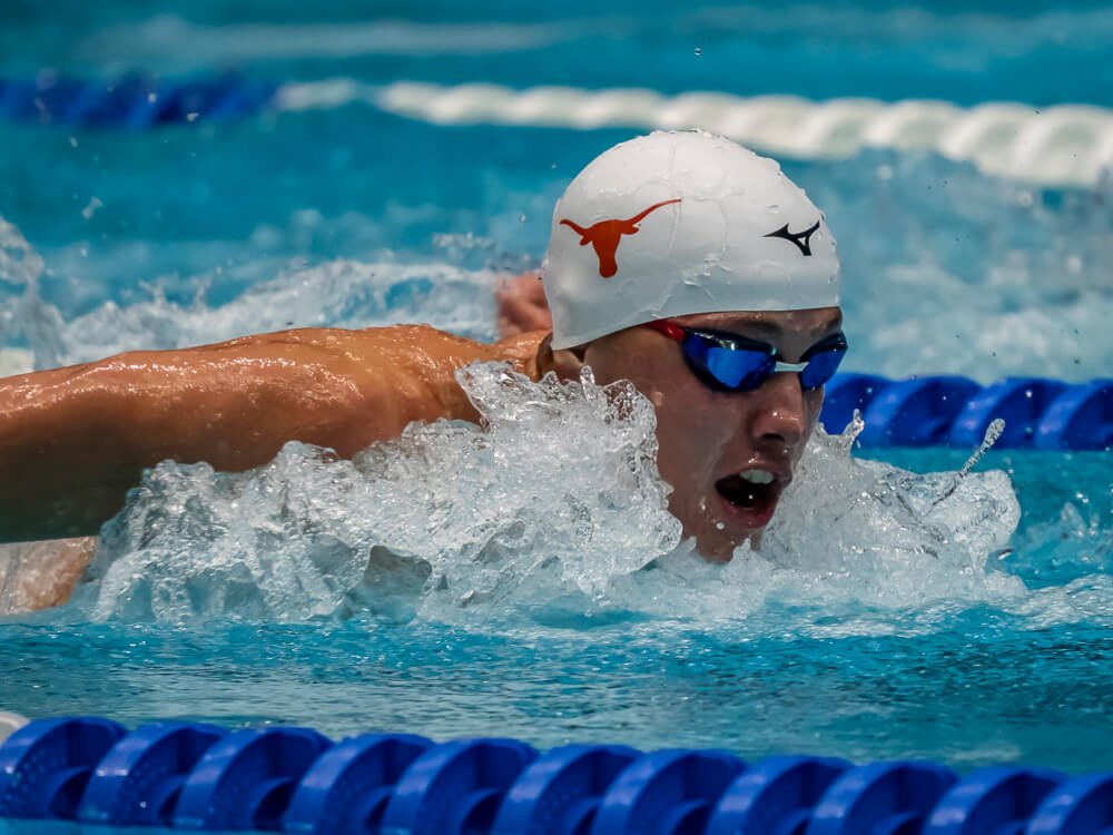Foster, Finke Claim Center Lanes in 400 IM Foster, Finke Claim Center Lanes in 400 IM