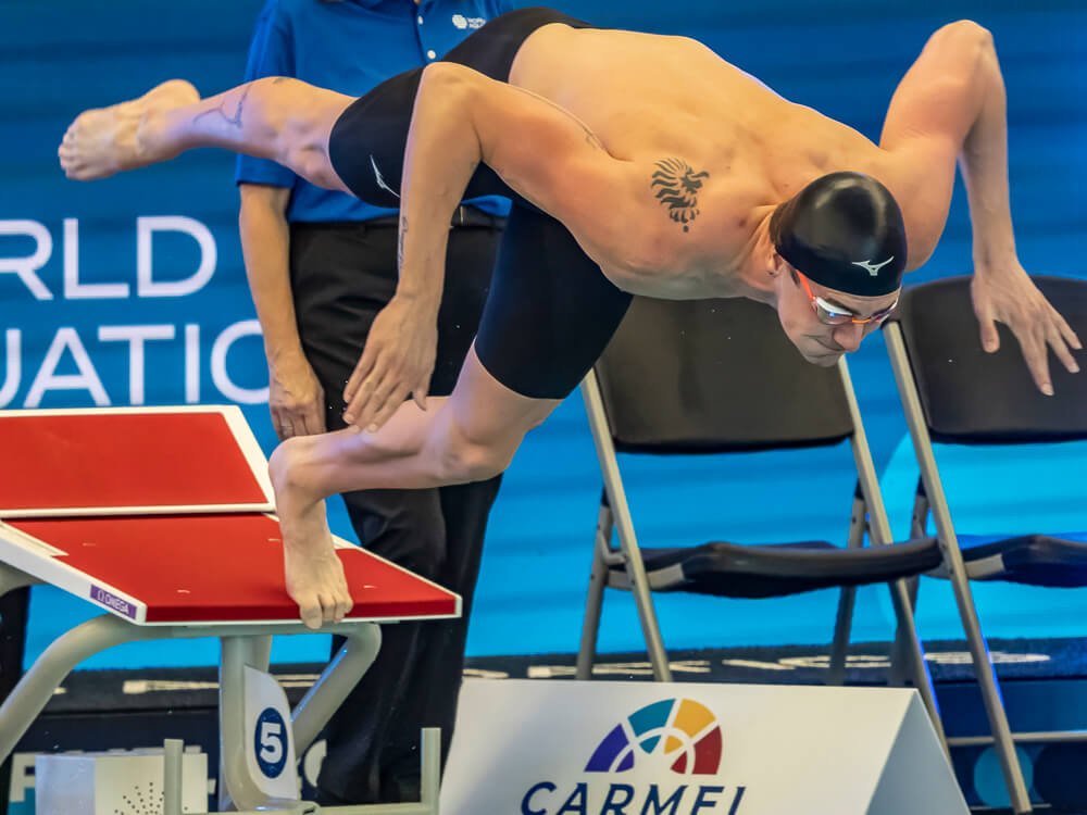 Caspar Corbeau Blazes World Record in 200 Breaststroke