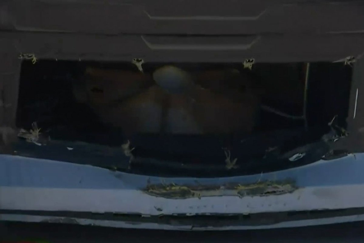 Metal cover comes up and tears through the nose of NASCAR O’Reilly car, stopping race Metal cover comes up and tears through the nose of NASCAR O’Reilly car, stopping race
