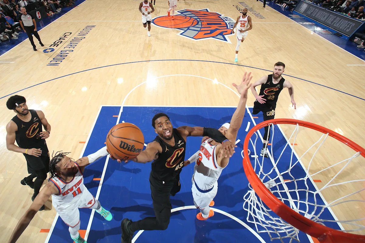 Cavs blow 22-point lead in disasterous Game 1 loss to Knicks Cavs blow 22-point lead in disasterous Game 1 loss to Knicks