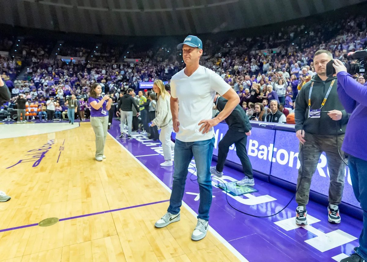 Lane Kiffin, Ole Miss women’s basketball coach in bizarre online beef Lane Kiffin, Ole Miss women’s basketball coach in bizarre online beef