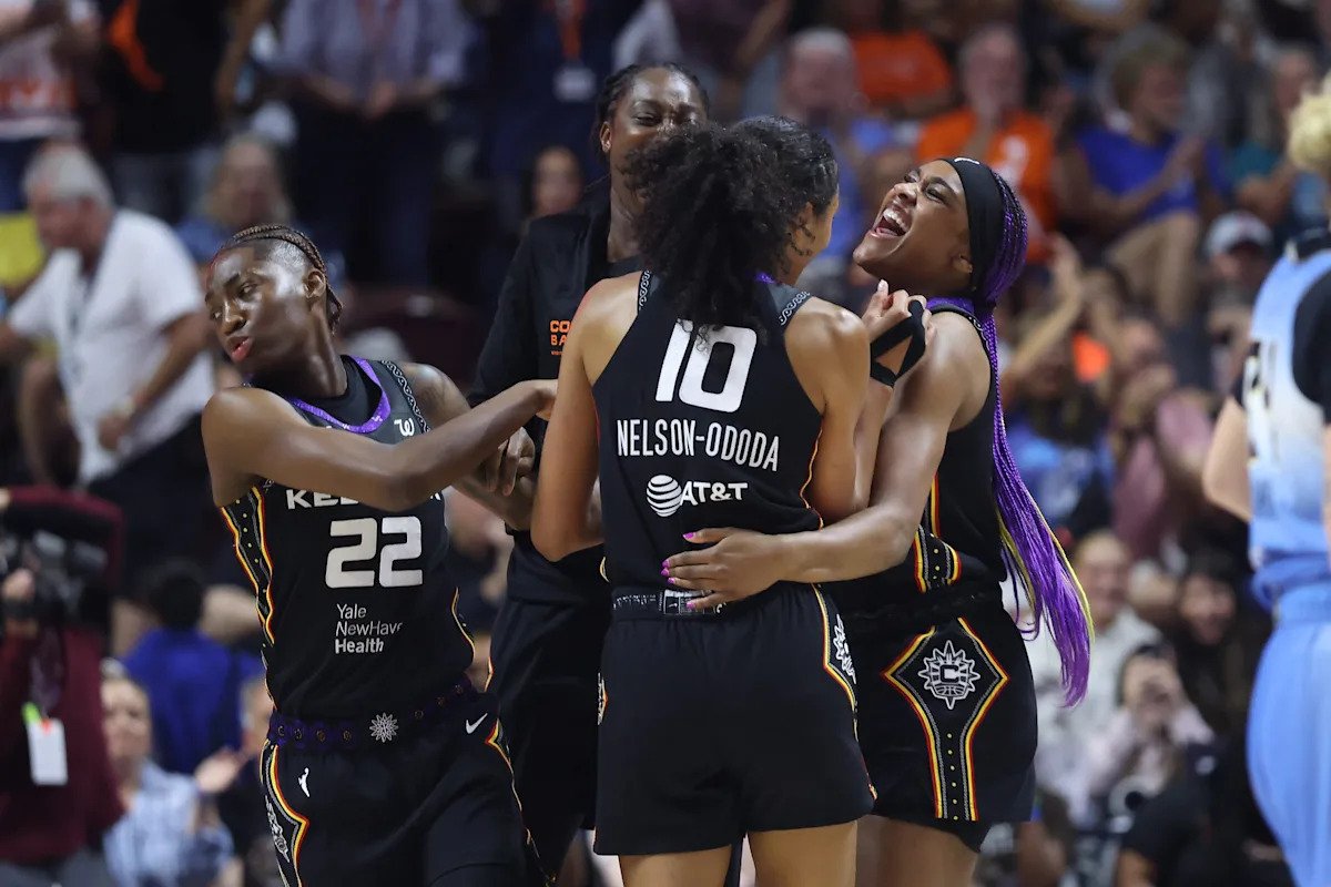 WNBA photo gallery: Chicago Sky @ Connecticut Sun – 8/13/25 WNBA photo gallery: Chicago Sky @ Connecticut Sun – 8/13/25