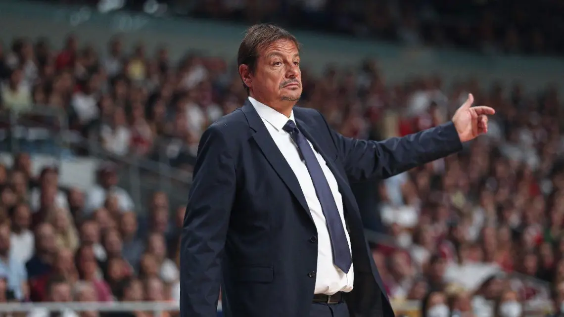 Ergin Ataman’s 15-year-old son joins EuroBasket team Ergin Ataman’s 15-year-old son joins EuroBasket team
