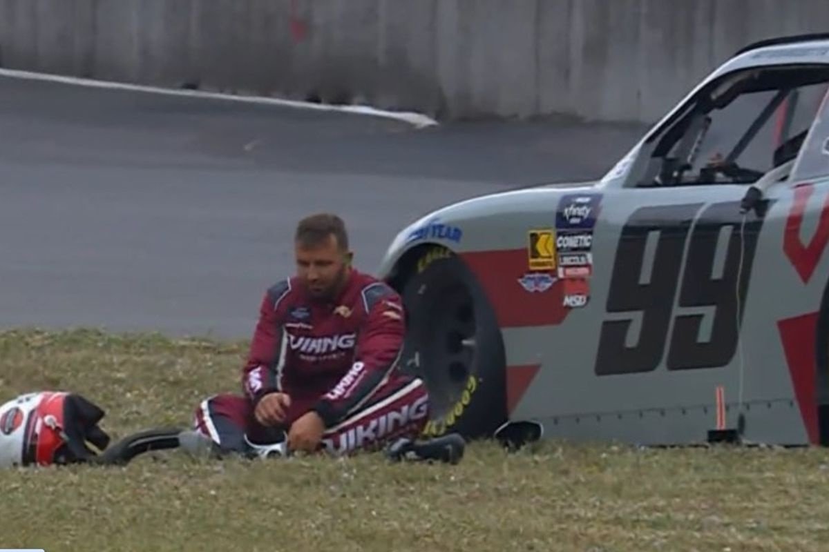 Matt DiBenedetto’s feet “engulfed in flames” in frantic escape Matt DiBenedetto’s feet “engulfed in flames” in frantic escape