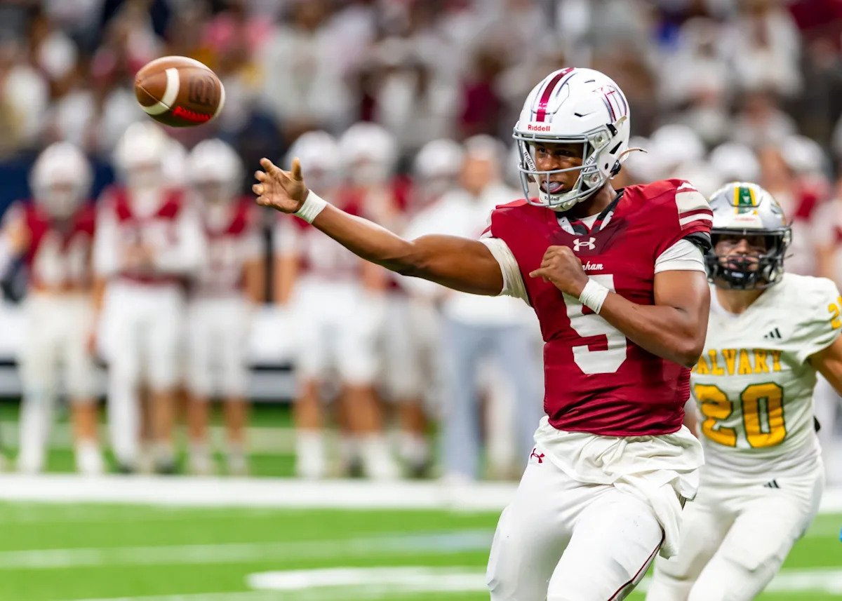 Nation’s No. 1 QB projected to commit to Georgia football rival Nation’s No. 1 QB projected to commit to Georgia football rival