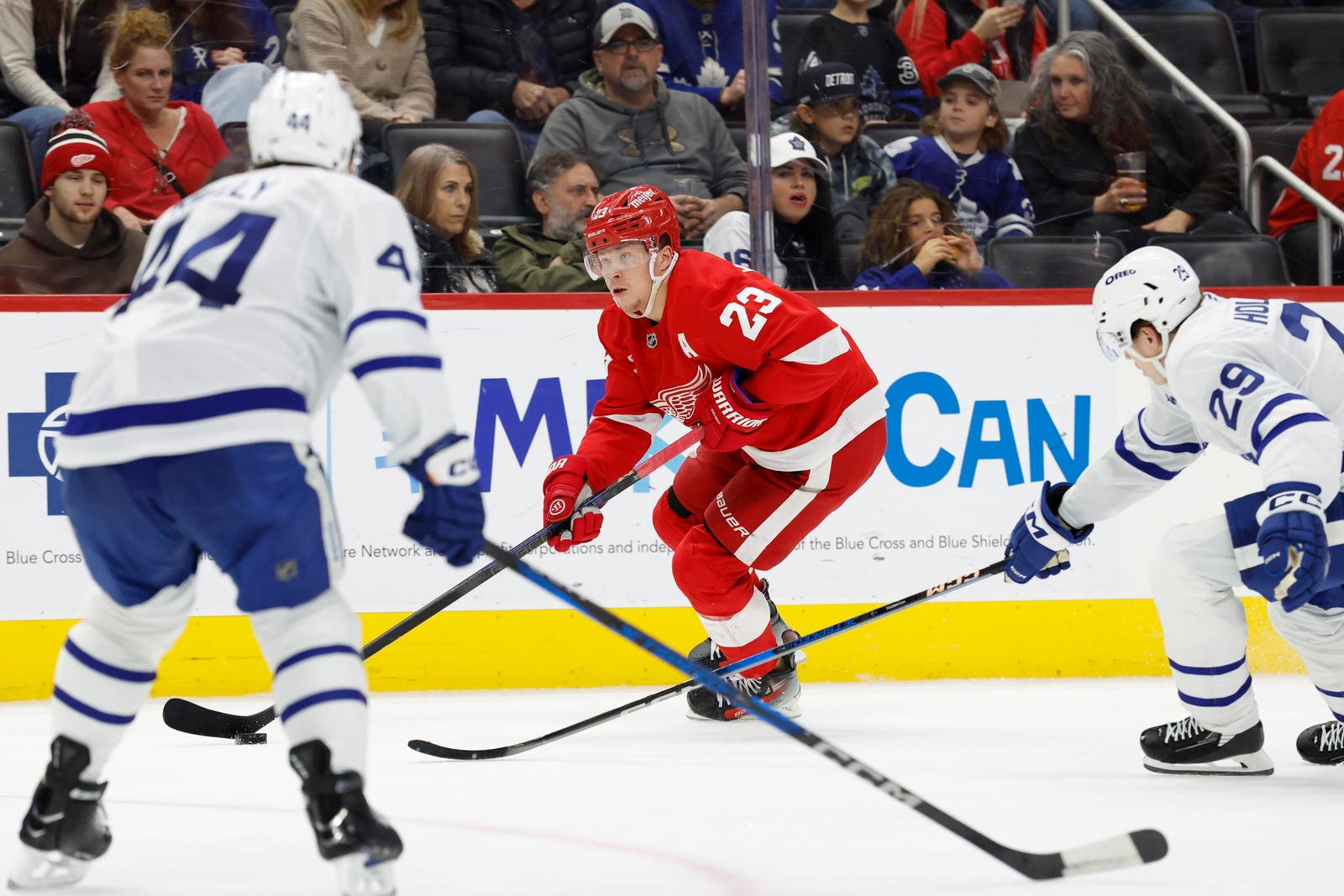 Red Wings Look to Bounce Back as Home Underdogs in Rivalry Showdown with Maple Leafs