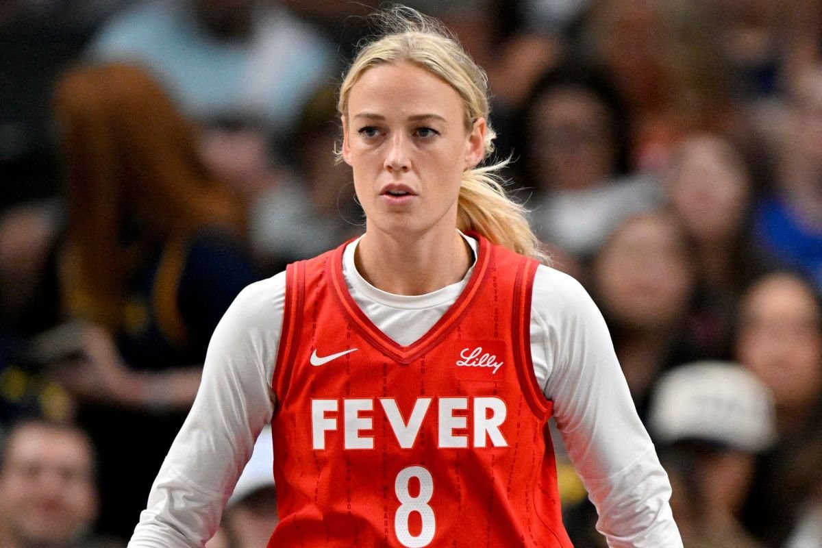 Sophie Cunningham Makes Clear Choice Between Caitlin Clark, Diana Taurasi Sophie Cunningham Makes Clear Choice Between Caitlin Clark, Diana Taurasi