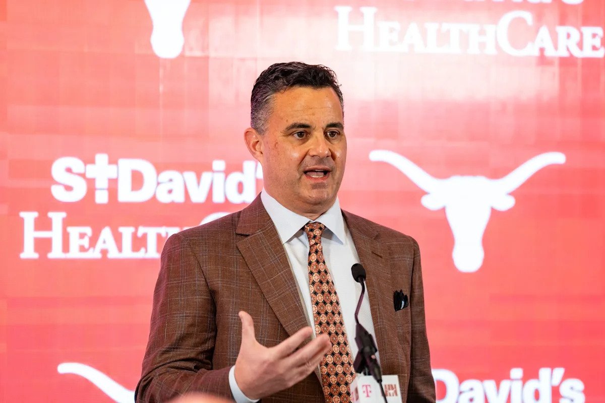 Longhorns men’s basketball earns Top 25 ranking in preseason poll