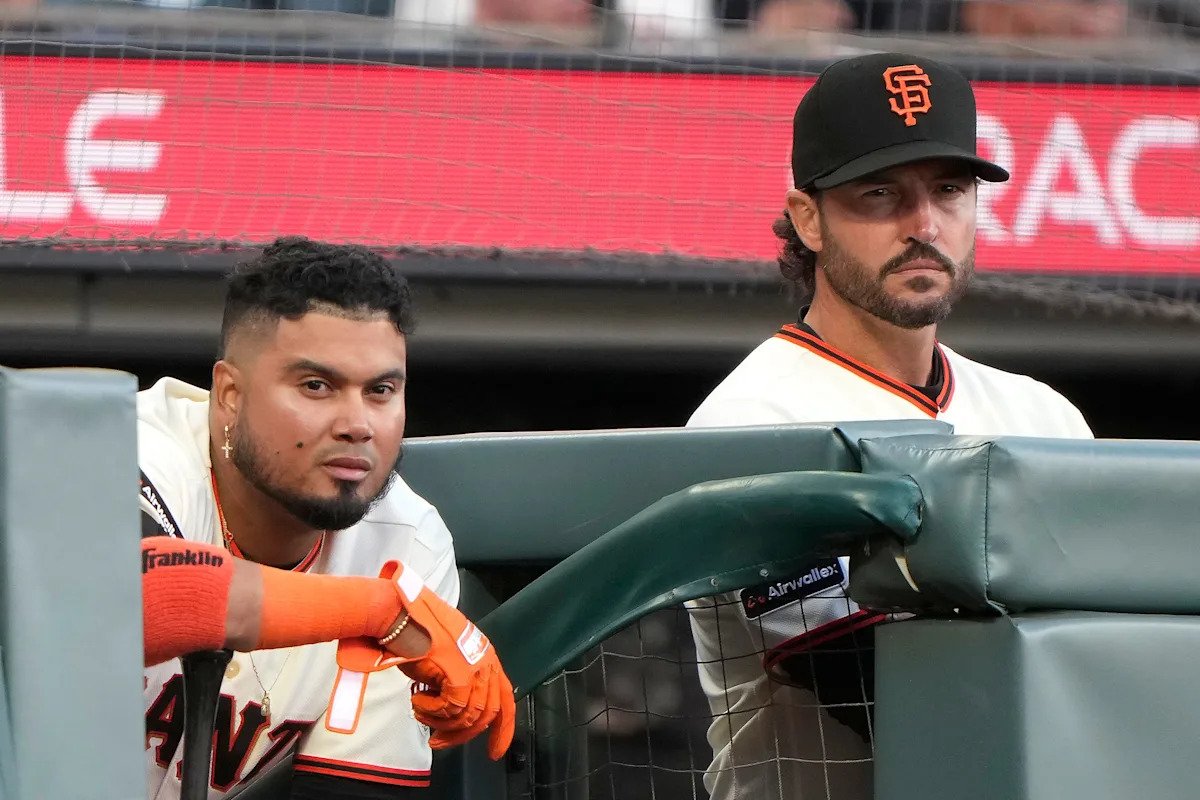 Tony Vitello backed by legendary manager, Giants crushed in MLB opener Tony Vitello backed by legendary manager, Giants crushed in MLB opener